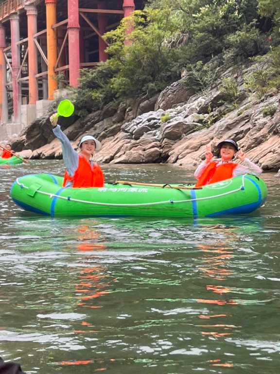 2025.8月集團年中會“響馬河漂流”